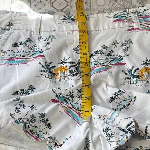 Crown & Ivy White and Yellow Bermudas with Whimsical Print - Picture 6 of 8